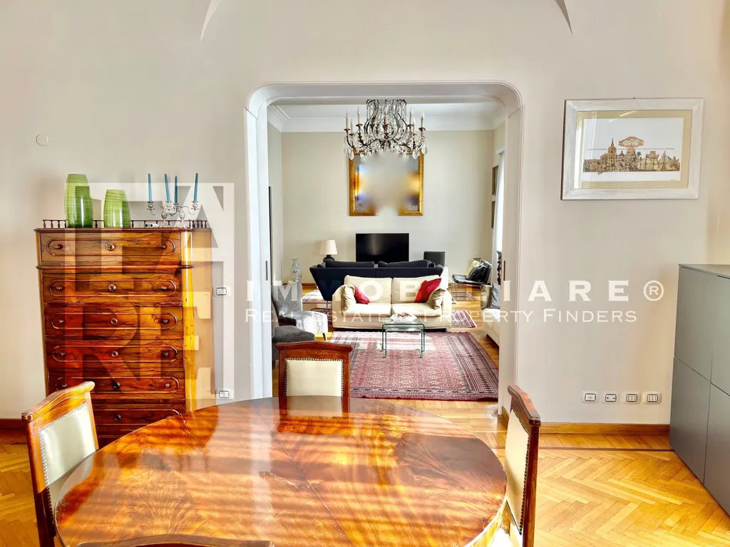 Söögituba - Renovated Apartment with Private Courtyard in Parioli