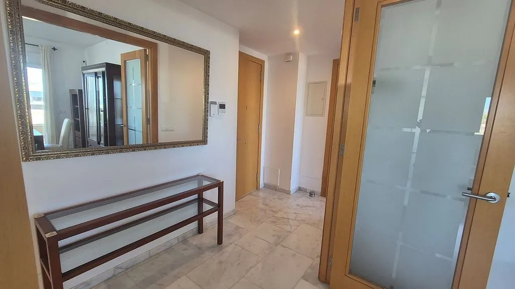 Esik - Seafront Apartment with Terrace in El Coll d'en Rabassa