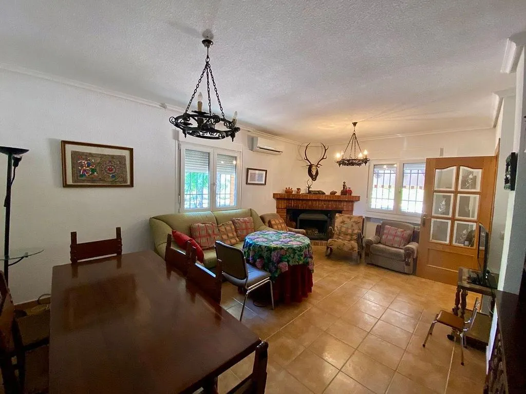 Söögituba - Chalet with Pool in Miguelturra