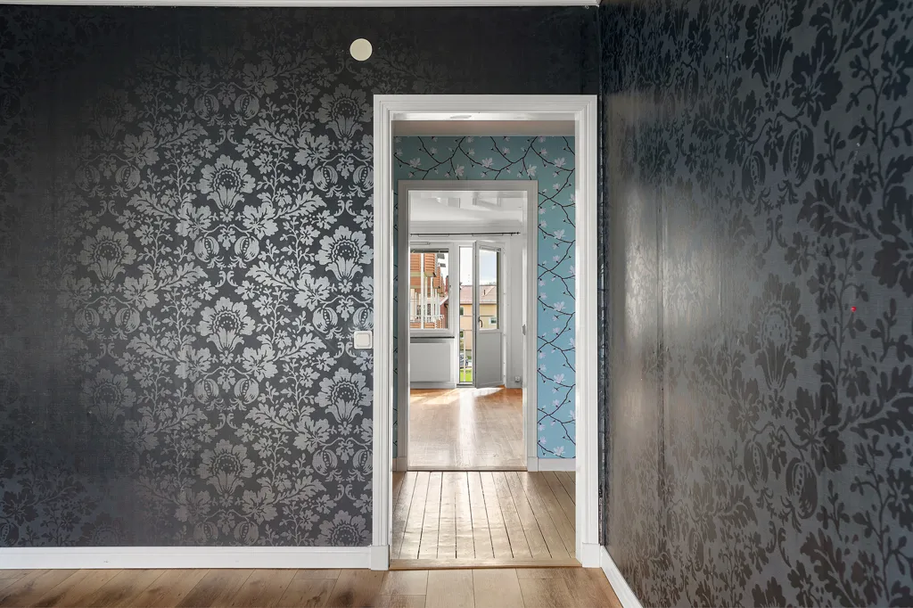 Hallway - 3-Bedroom Apartment with Balcony in Sala