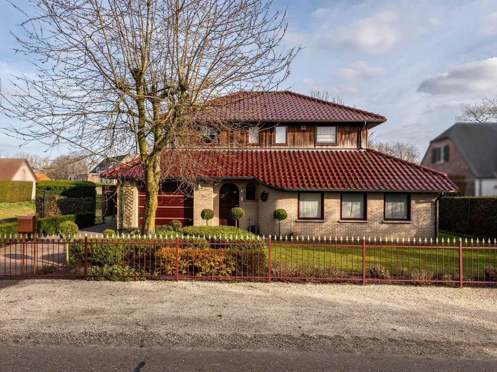 Exterior - Detached House with Pool in Hoogstraten
