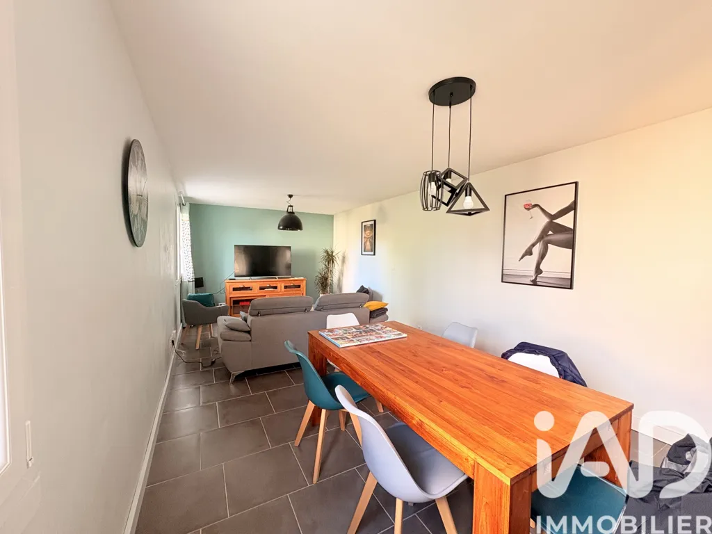 Salle à manger - Maison Individuelle avec Jardin et Terrasse à Cantal
