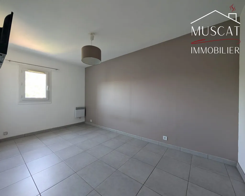 Pièces - Appartement T3 avec loggia et garage à Villefontaine