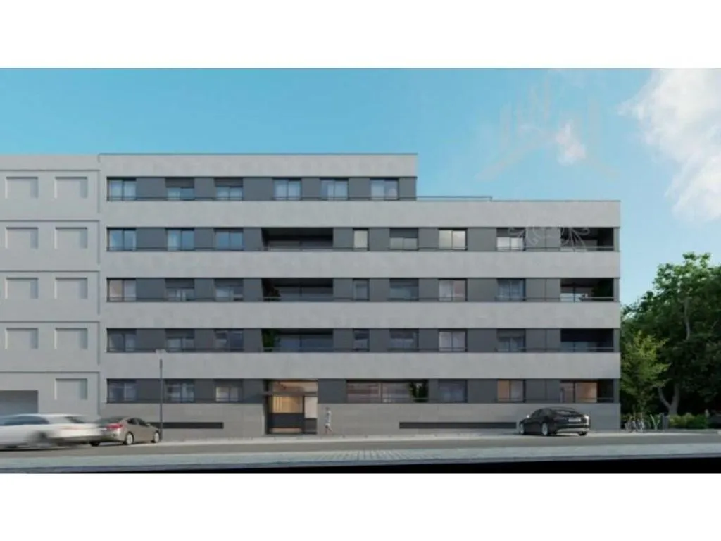 Luxury Apartment with Large Windows in Maia