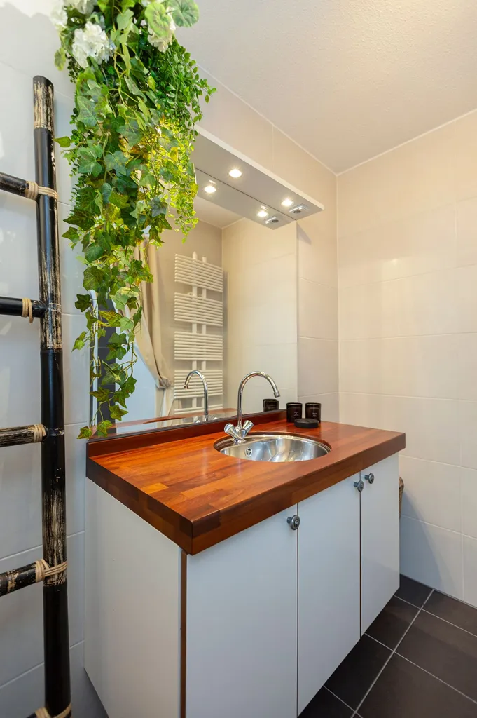 Salles de bain - Galerie Flat with Garden in Almere Stad