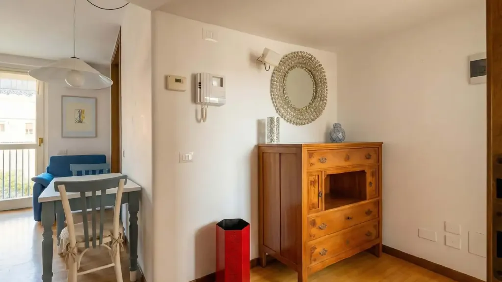 Hallway - Studio Apartment with Balcony in Milan