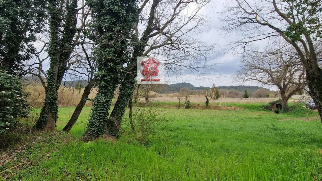 Aed - Constructible Plot with South Exposure in Bollène