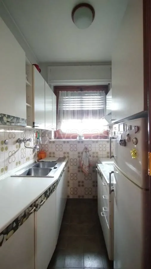Cuisine - Spacious Apartment with Balcony Views in Torino
