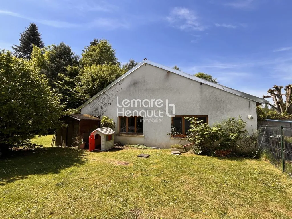 Aed - Contemporary House with Riverfront in 3500 m² Park