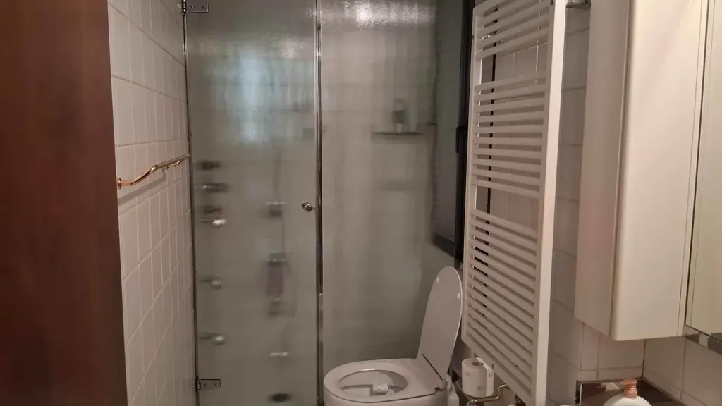 Salles de bain - Twin-Unit Apartment with Garden in Florence