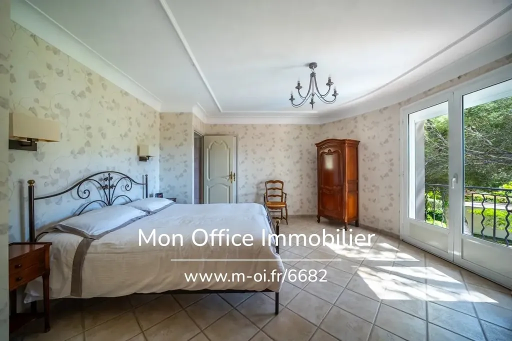 Magamistoad - Charming Villa with Pool on Rove Heights
