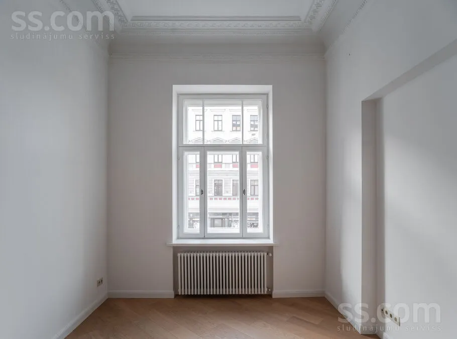 Toad - 2-Bedroom Apartment in Historic Building, Riga Centre