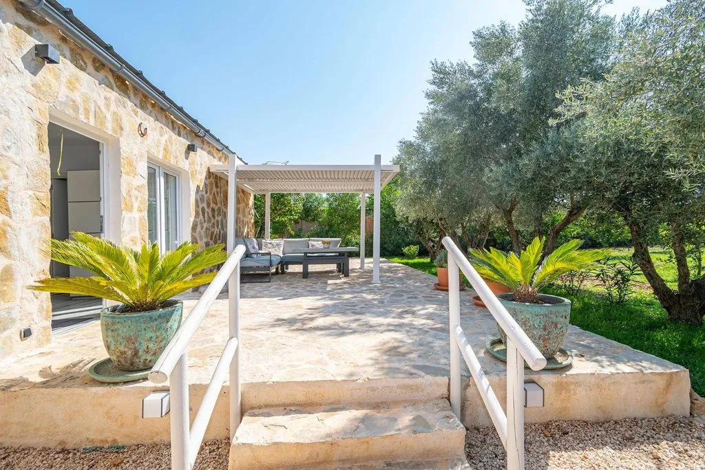 Terrass - Luxury Farmhouse with Mountain Views in Binissalem