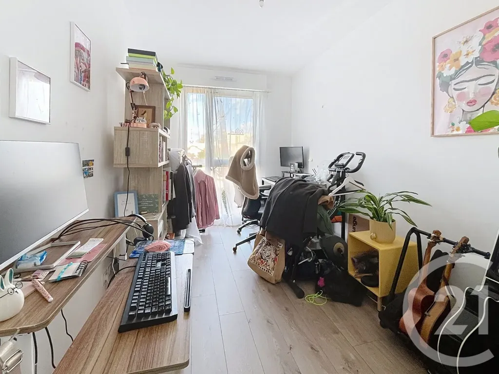 Chambres - Appartement F3 avec Balcon à Houilles