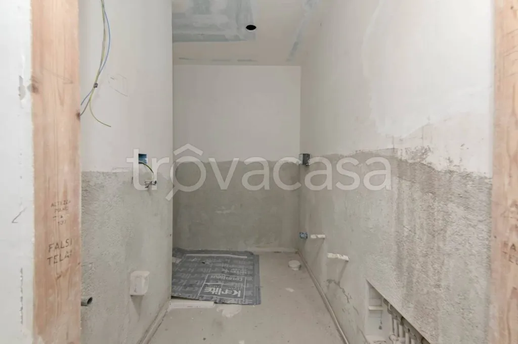 hallway_entrance