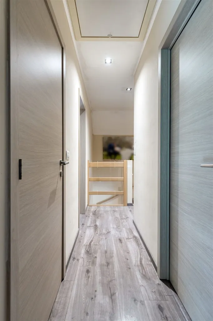 Entrée - Maison Récemment Construite avec Terrasse à Clabecq