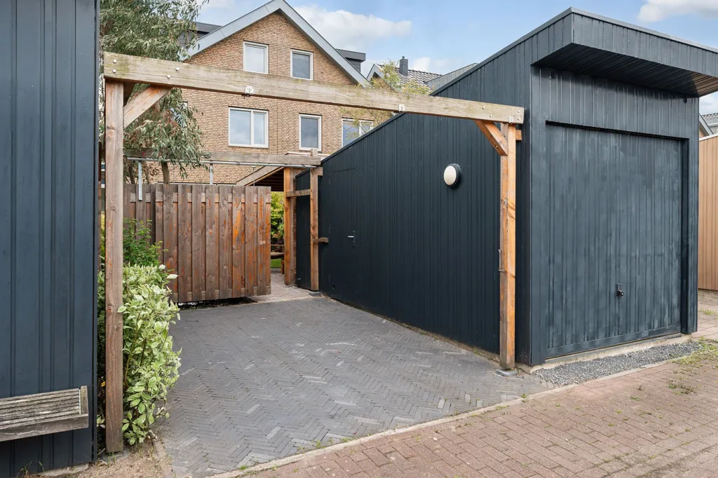 Exterior - Modern Bungalow with Garden in Rivierenbuurt