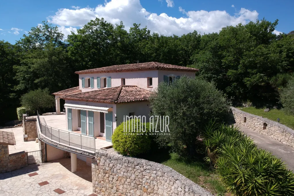 Vue aérienne - Villa Récemment Construite avec Piscine à Proximité des Collines