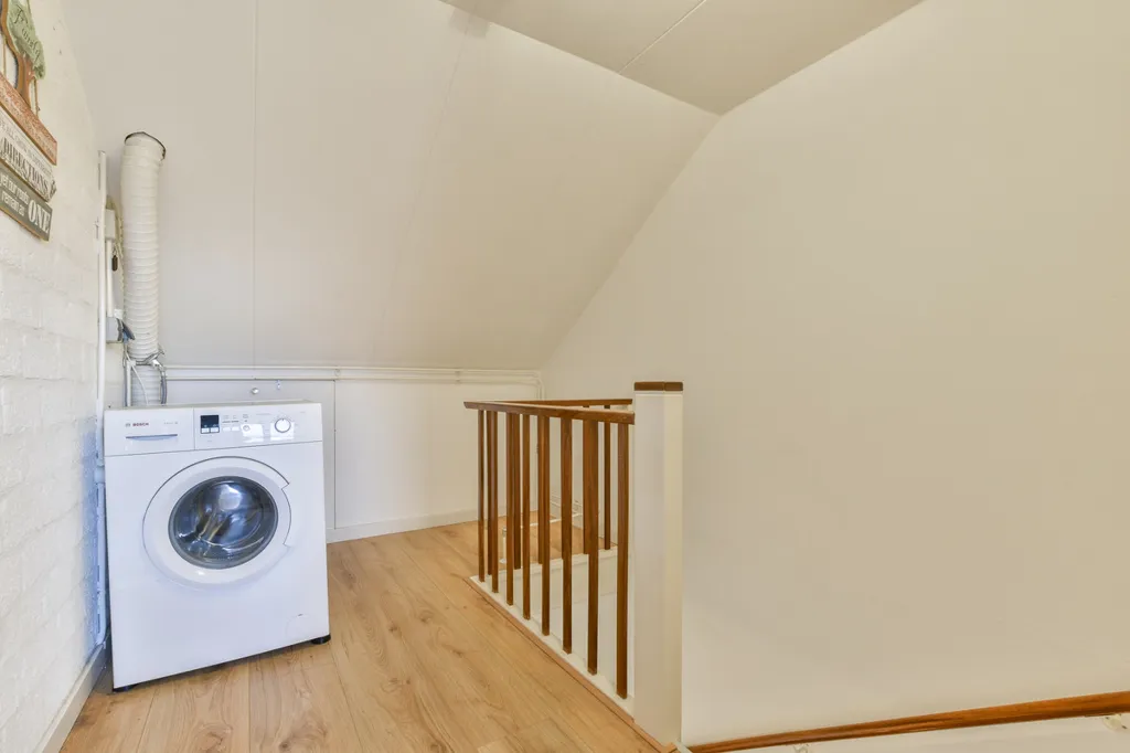 Utility Room - Five-Bedroom Apartment with Garden in Utrecht