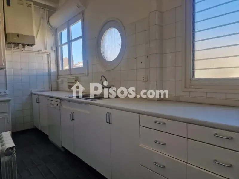 Cuisine - Apartment with Balcony and River View in Girona