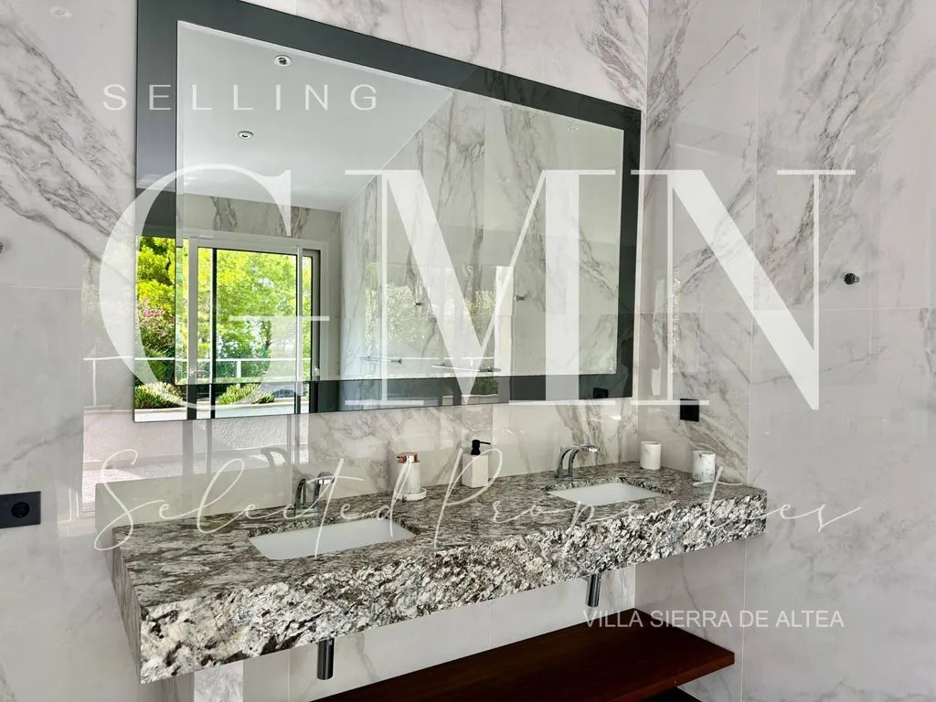 Bathrooms - Luxury Villa with Sea View in Altea