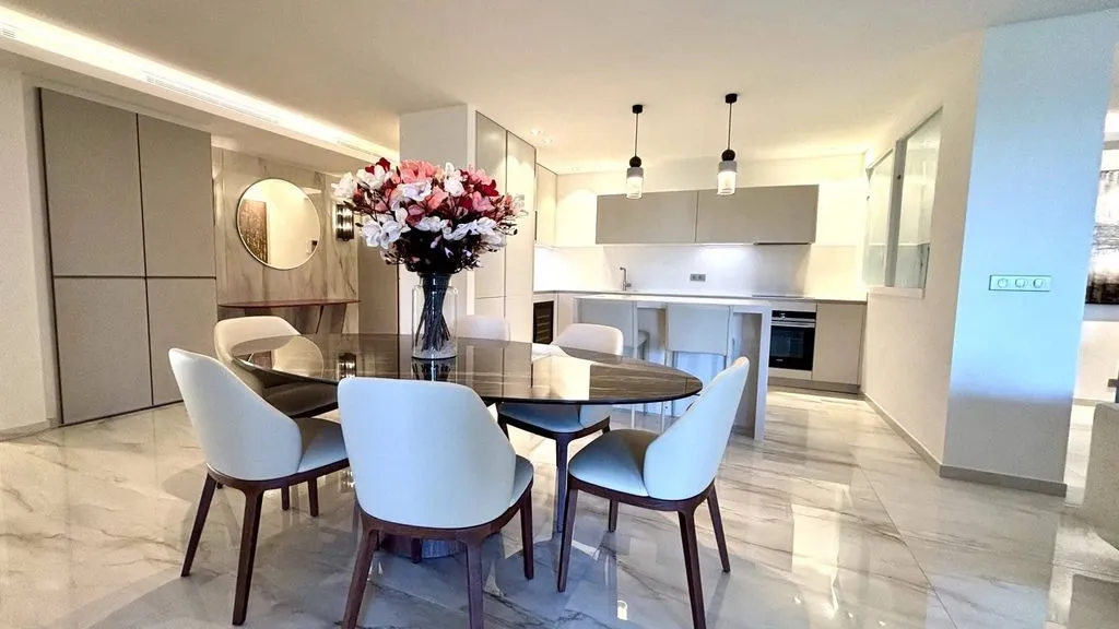 Söögituba - 2-Bedroom Apartment with Sea View in Cannes Croisette
