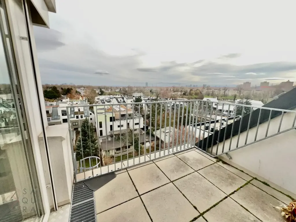 Rõdu - Penthouse Office with Panoramic Views in UNO-City