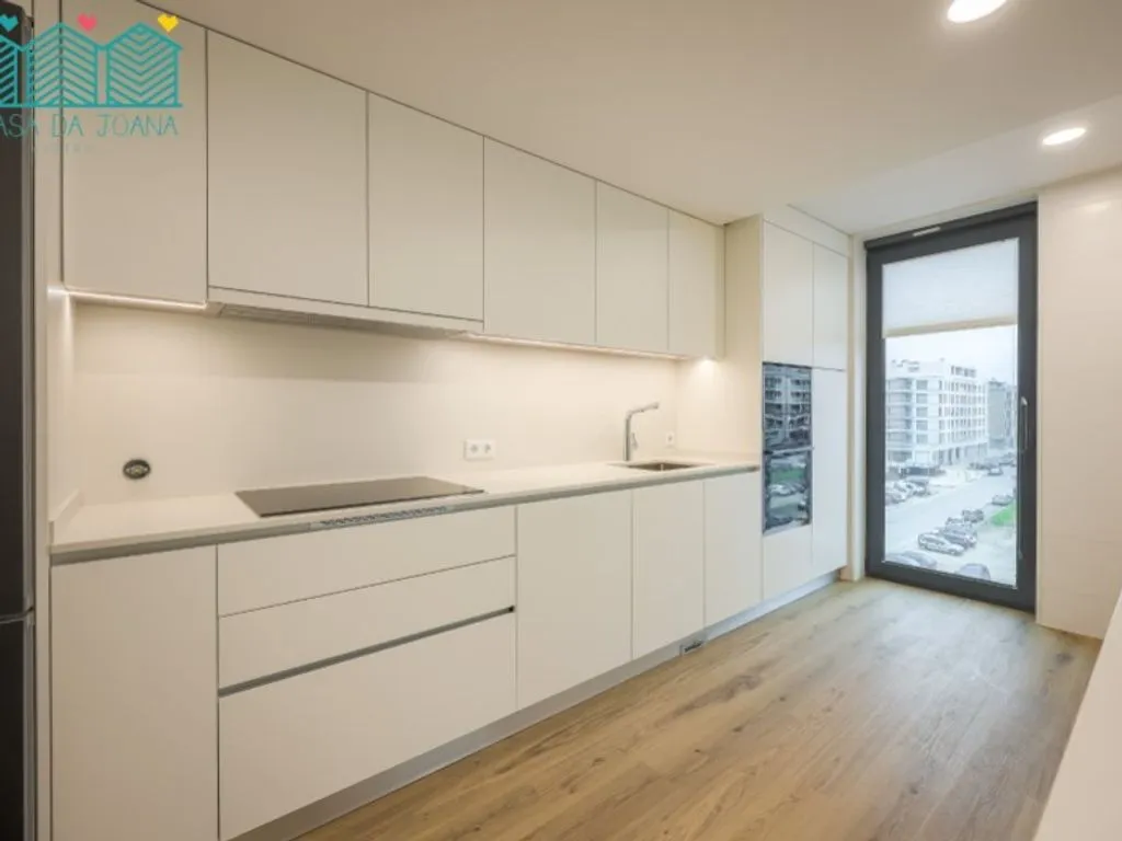 Cuisine - Luxury 3-Bedroom Apartment in Aveiro