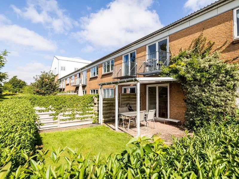 Jardin - 3-Bedroom Flat with Terrace in Thyholm