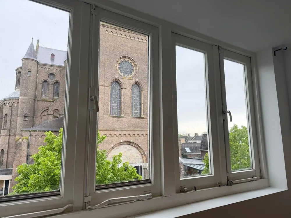 Toad - Five-Room Apartment with Shared Terrace in Vught