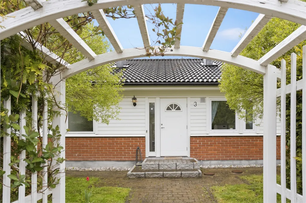 Välivaade - 1-Storey Villa with Garden in Hårstorp