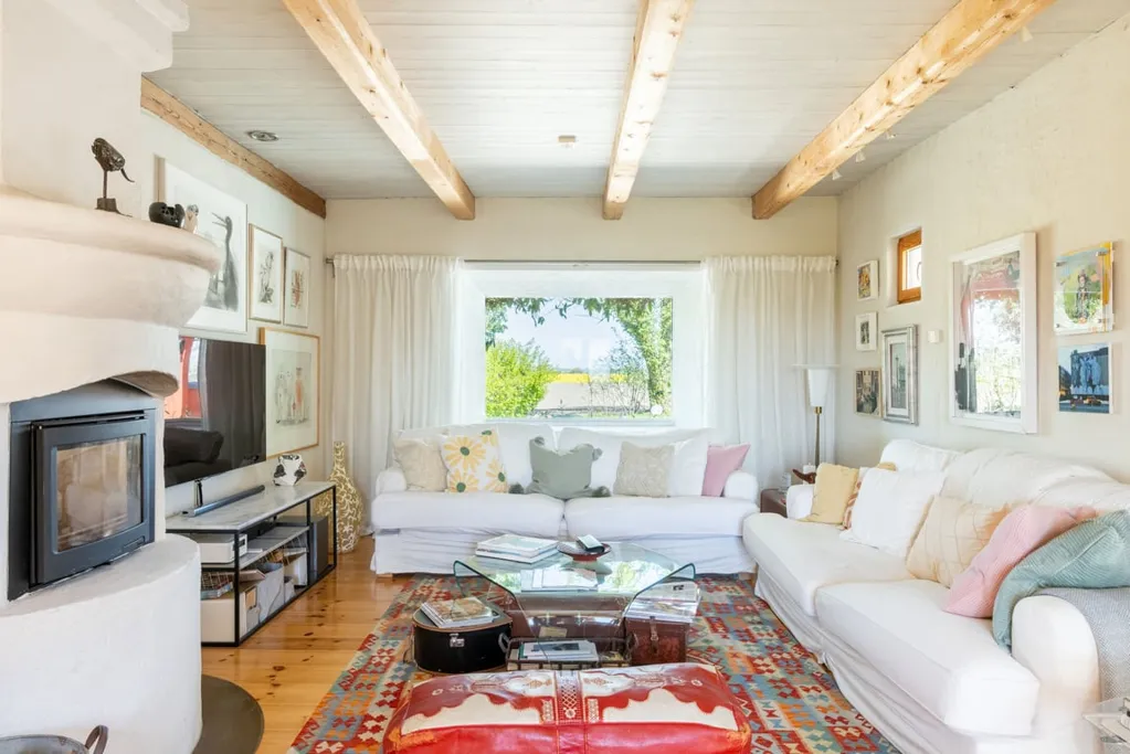 Elutuba - Scandi Farmhouse with Pool and Views in Ystad