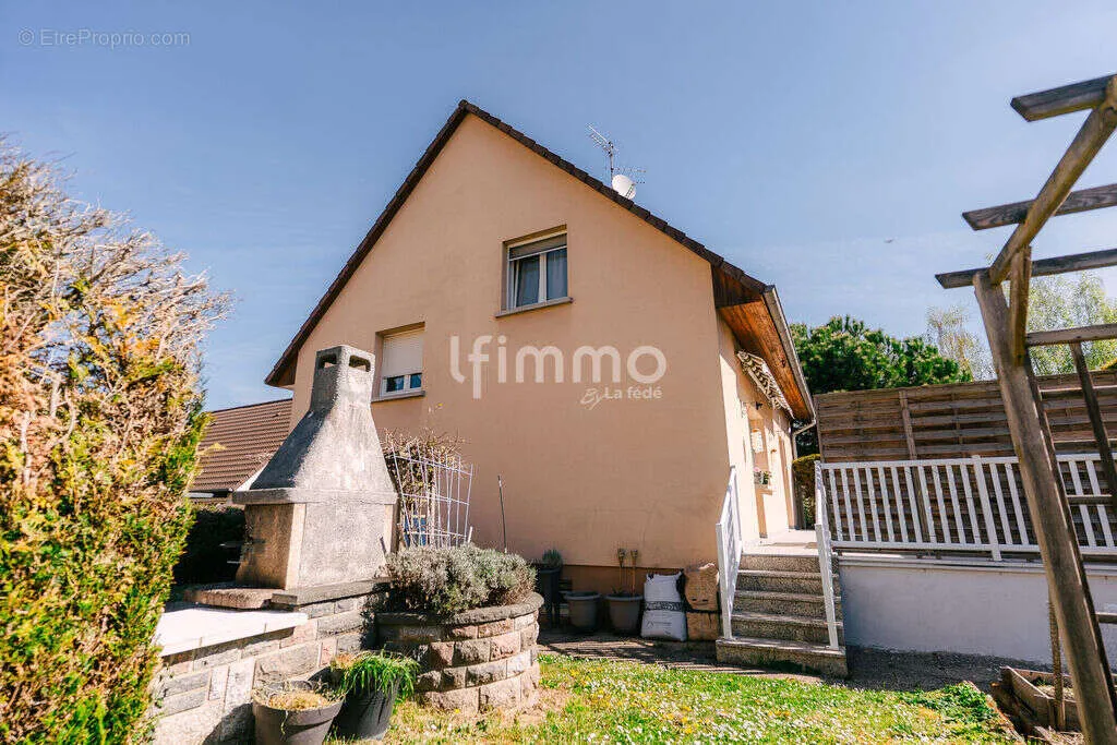 Aed - Charming House with Terrace in Rixheim