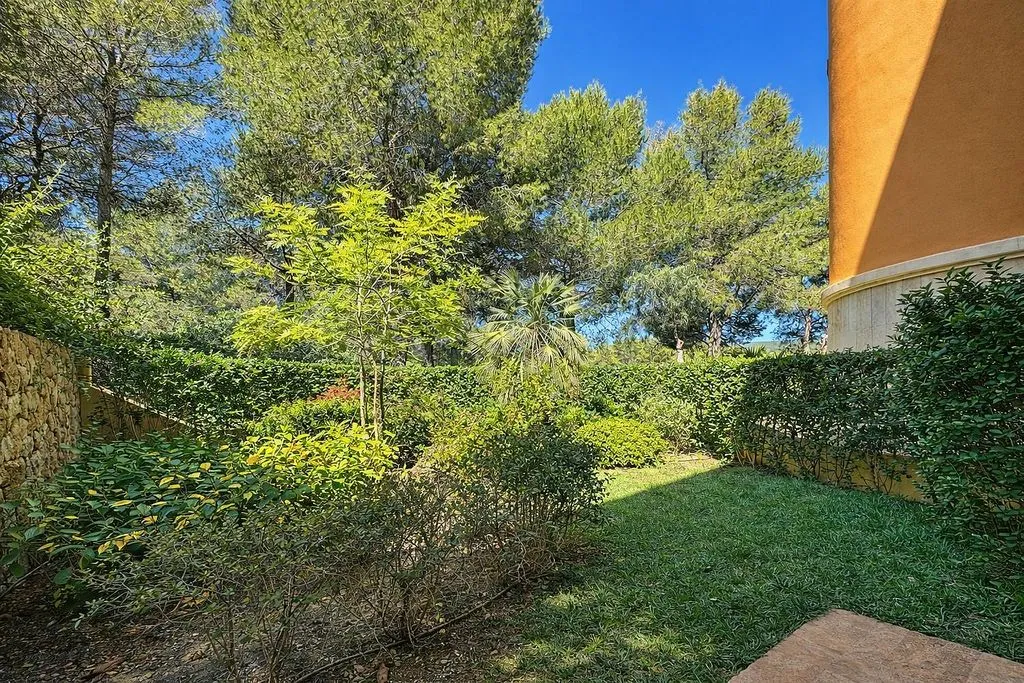 Jardin - Modernised Ground Floor Flat with Pool in Bendinat