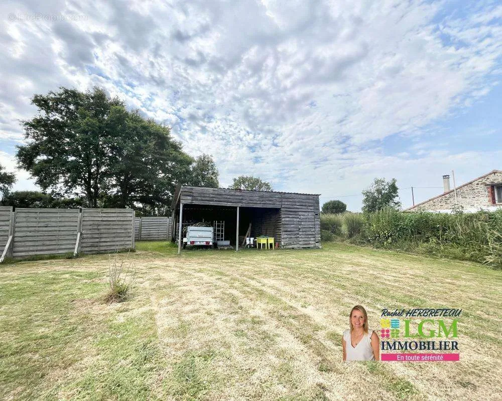 Maison de Charme avec Piscine à Aubigny-Les Clouzeaux