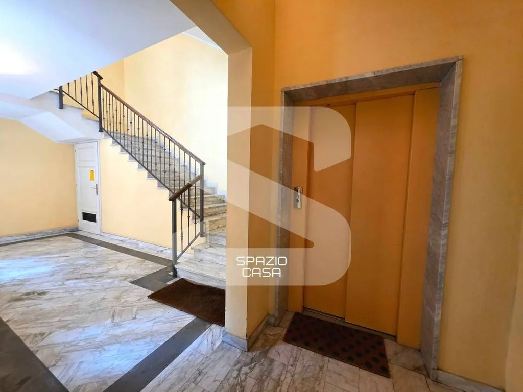 Esik - Luxury Flat with Historic View in Lucca