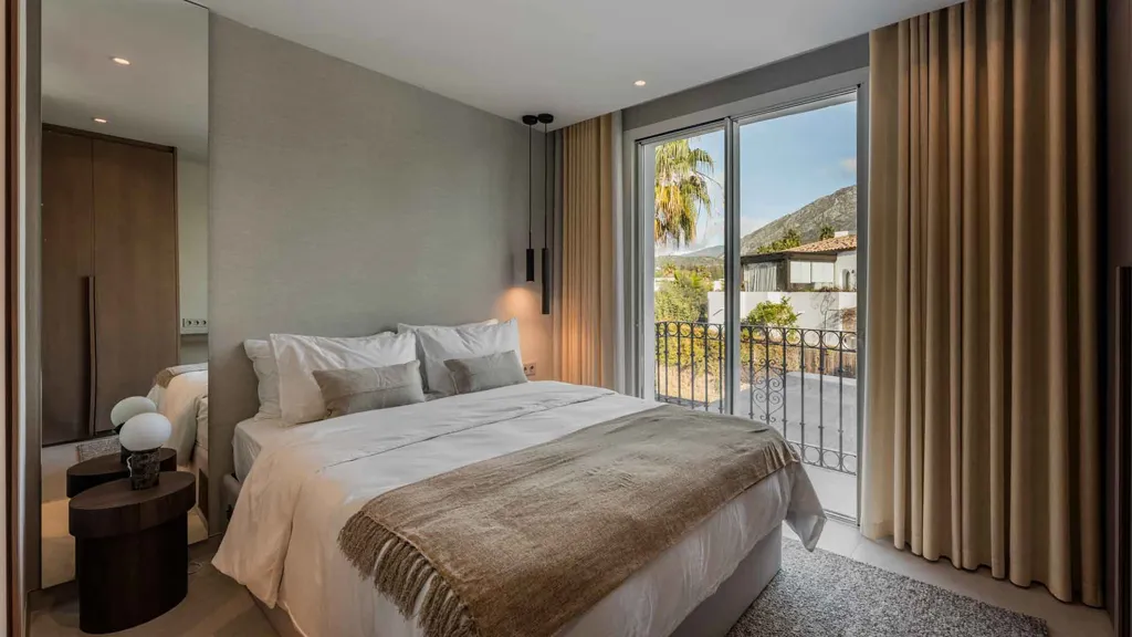 Chambres - Corner Semi-Detached Villa with Pool in Marbella