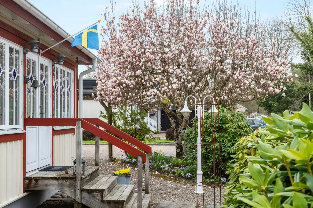 Välivaade - 1900s Villa with Garden in Veddige