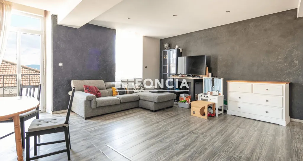 Elutuba - Spacious Flat in Hyper Centre Izeaux