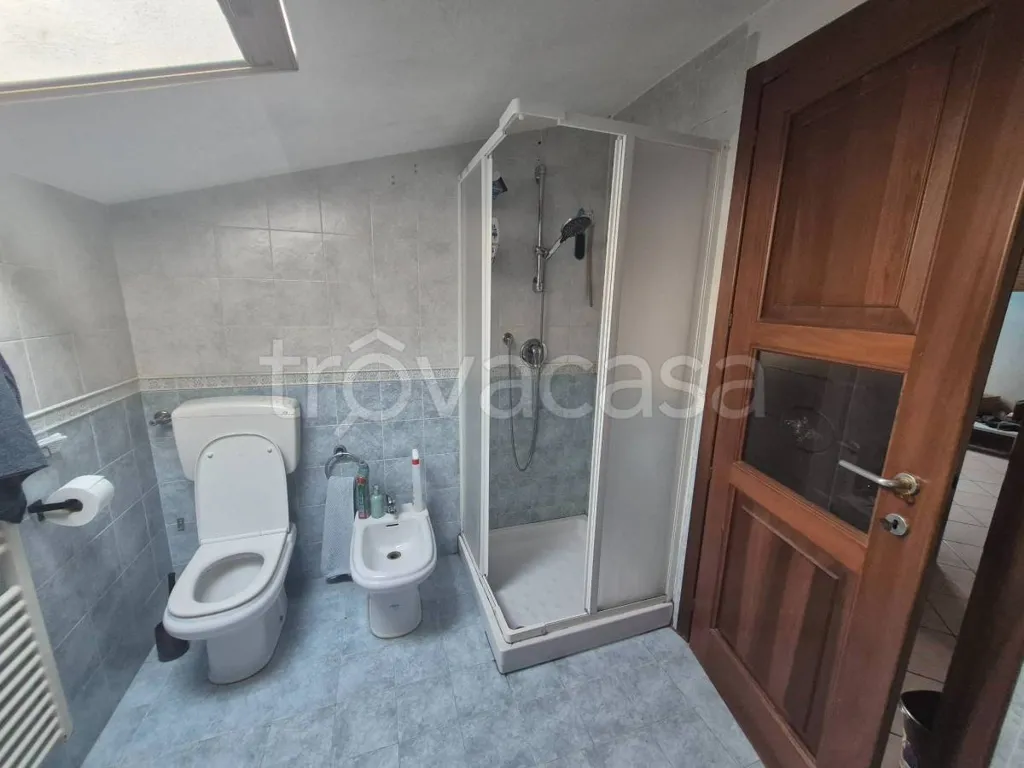 Salles de bain - Mansard Apartment with Balcony in Beinette