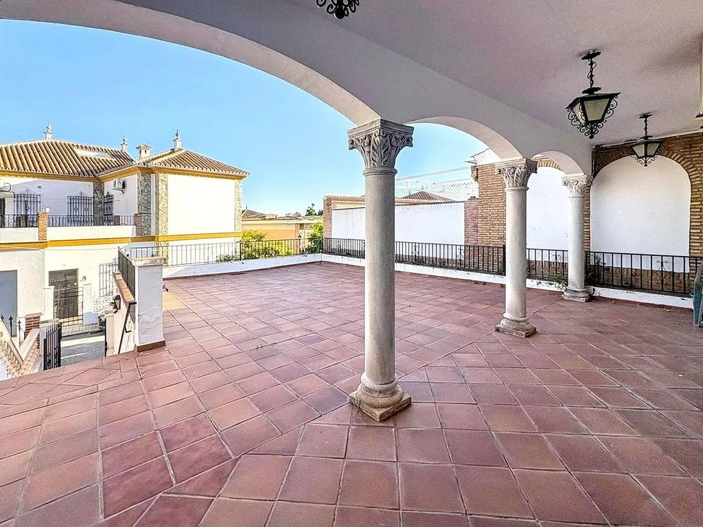 Aed - Chalet with Pool in Mairena del Alcor