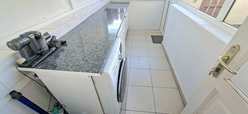 Pesuköök - Semi-Detached Villa with Pool in Chayofa