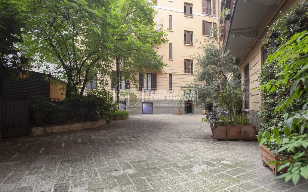 Giardino - Three-Bedroom Apartment in Historic Building, Milan