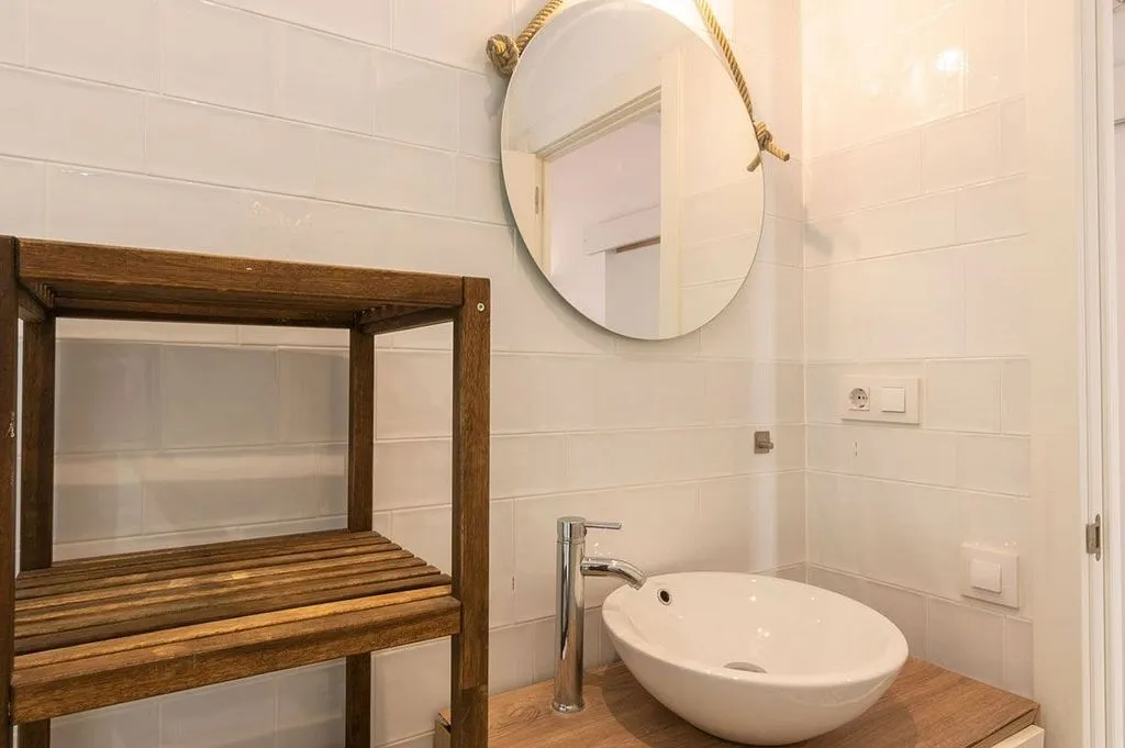 Salles de bain - Furnished Flat with Balcony in Barcelona