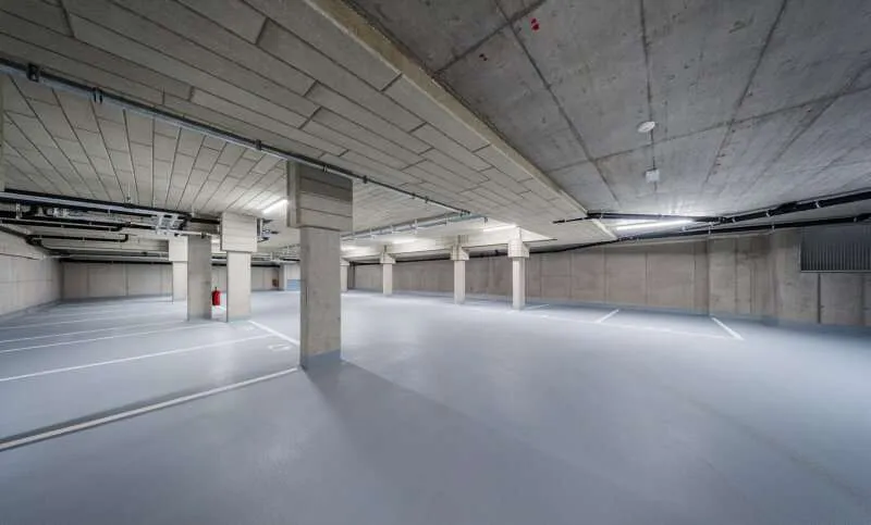 Garage - Provisions-Free Apartment with Balcony in Simmering