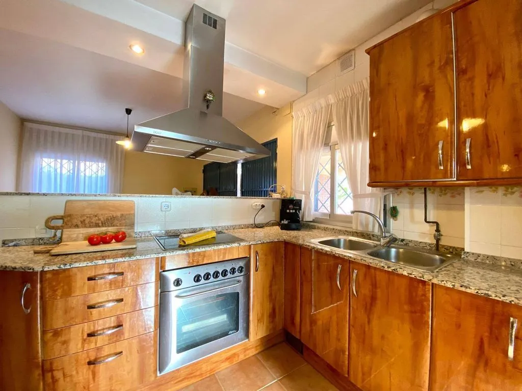 Küche - Luxury House with Four-Winds Design in Castellbisbal