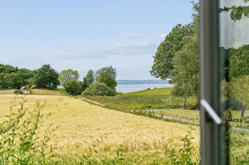 Toad - Historic Villa with Large Garden in Knebel