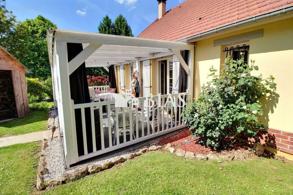 Terrass - Pavilion with Garden in Forges-Les-Eaux