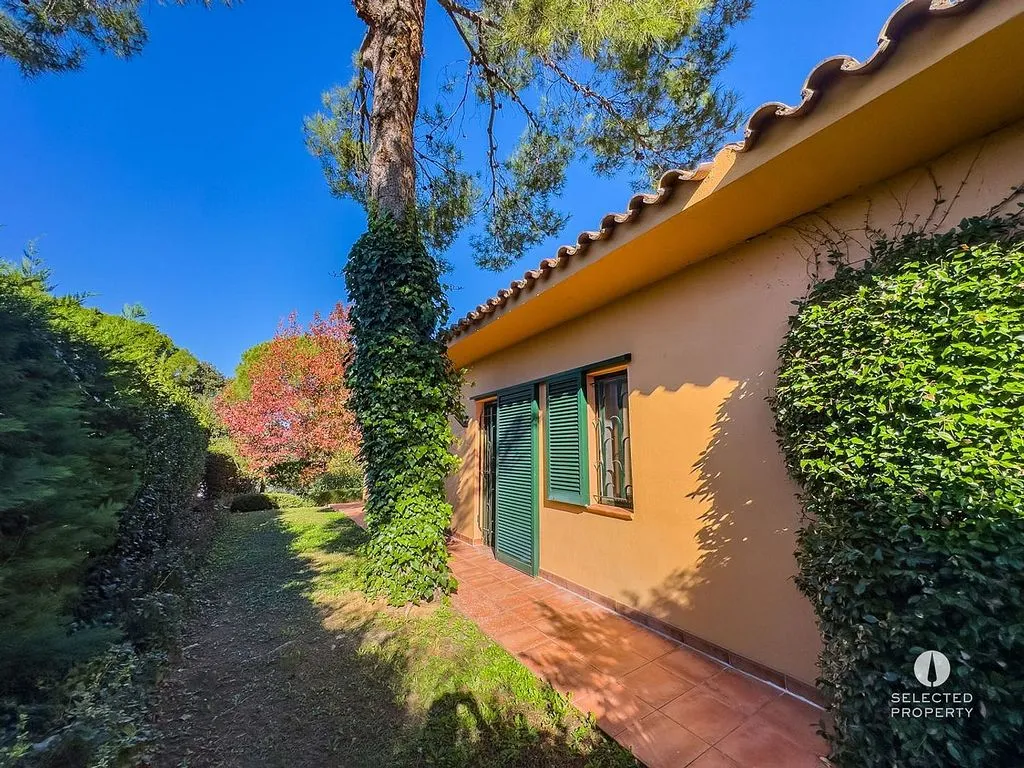 Jardin - Luxury Villa with Golf Views in Navata