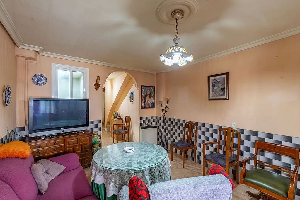 Söögituba - Traditional Townhouse with Terrace in Pedro Bernardo